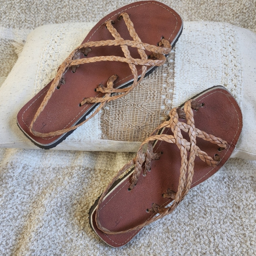 Casual BrownLeader  Sandals with Criss-Cross Straps (Guaraches)